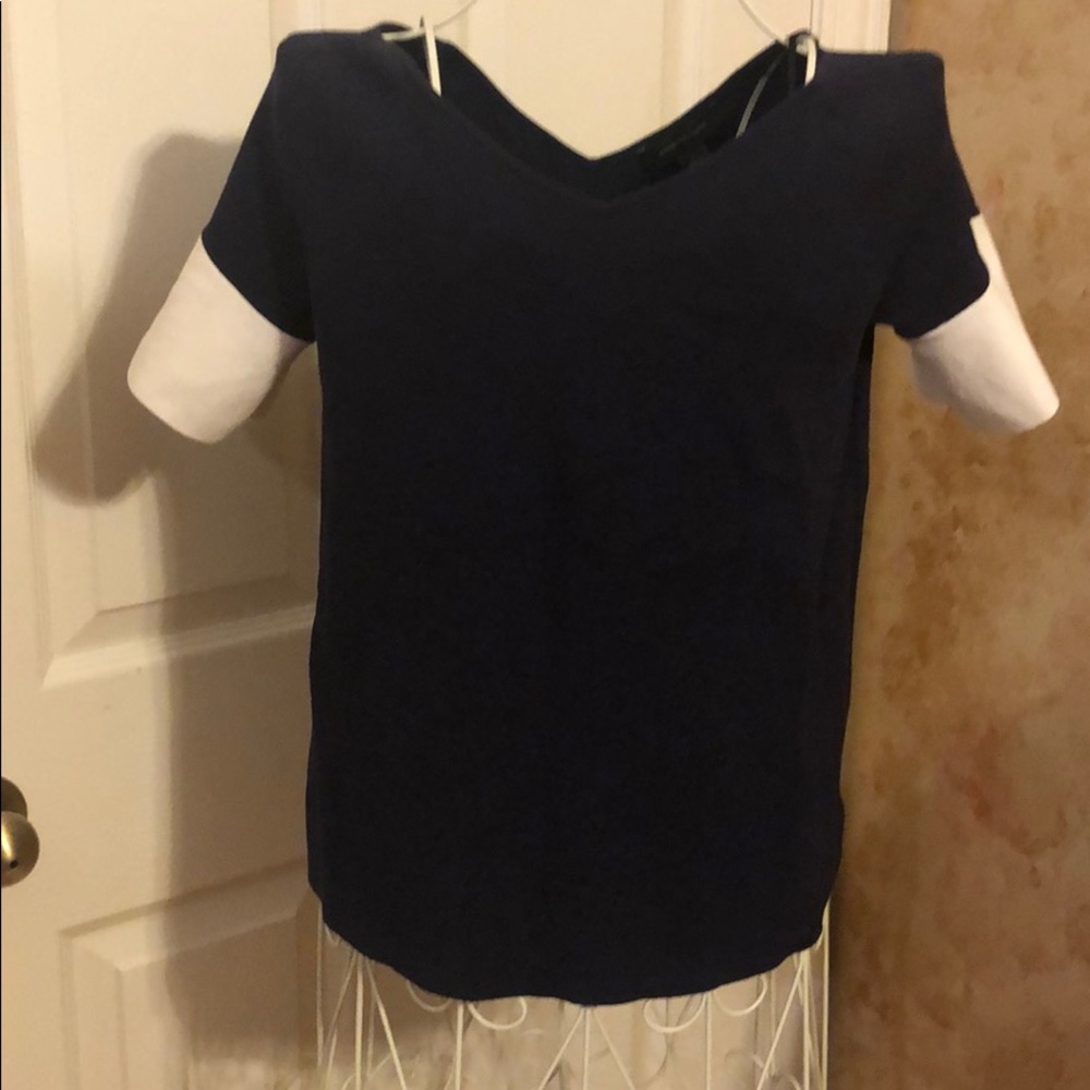 Women’s Ann Taylor v-neck top